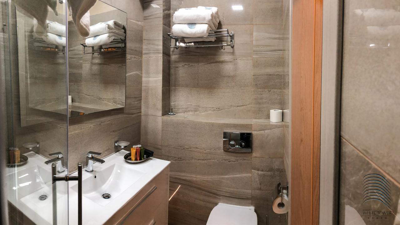 White Tower Aparthotel Mamaia