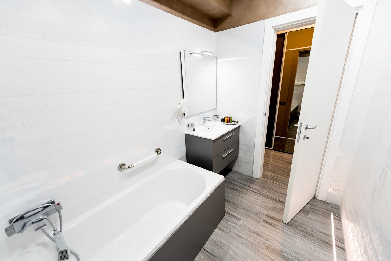 White Tower Aparthotel 4*