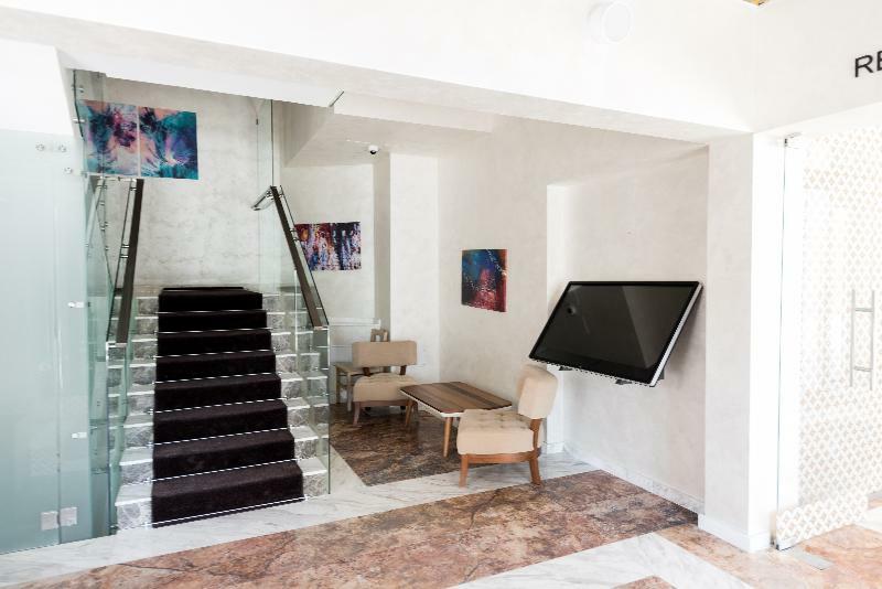 White Tower Aparthotel 4*
