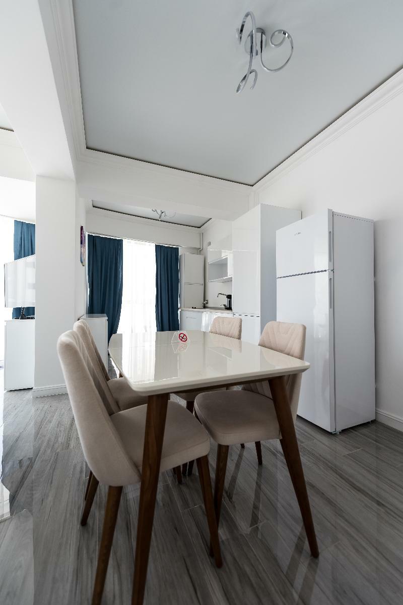 White Tower Aparthotel Mamaia