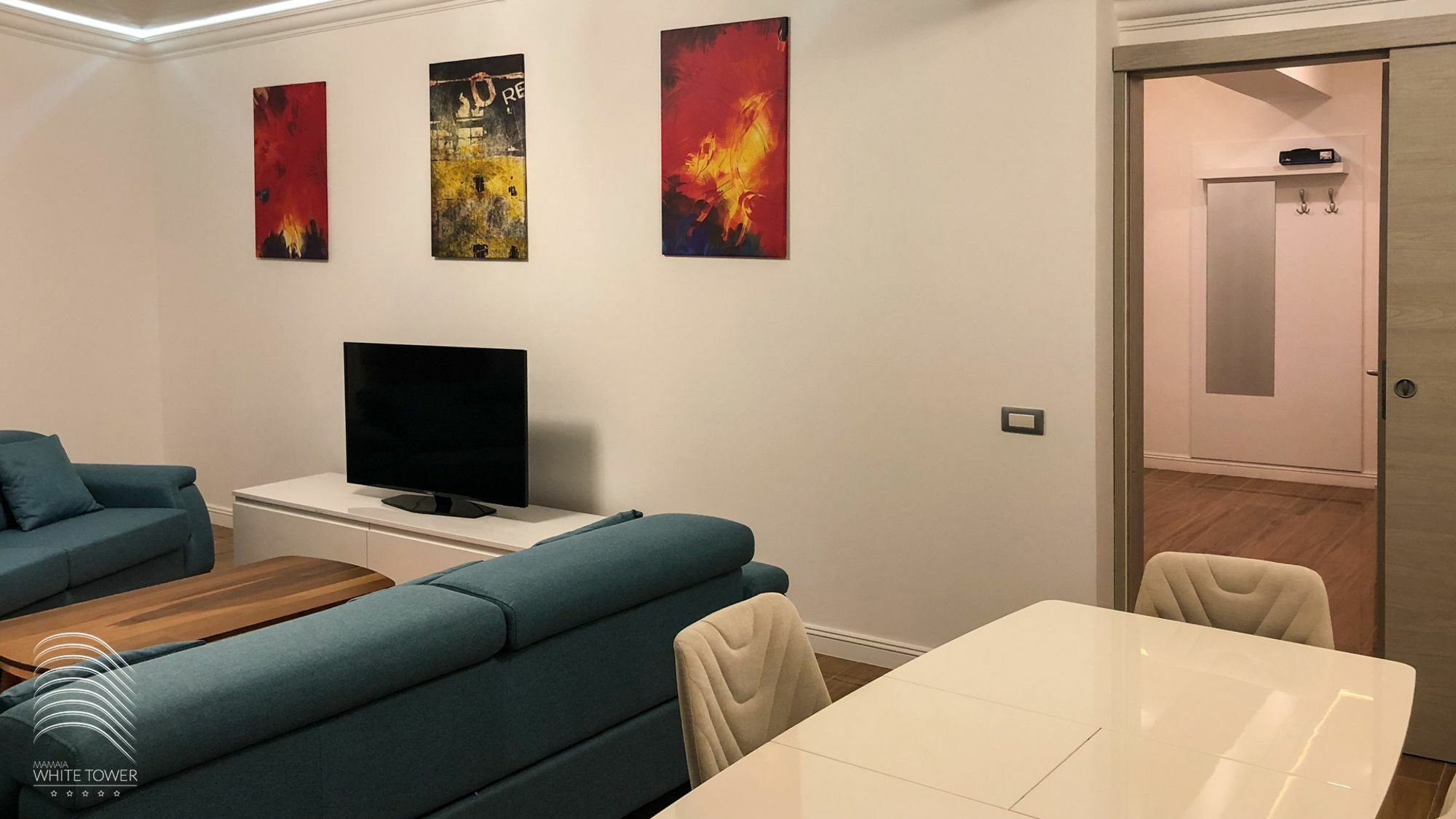 White Tower Aparthotel 4*