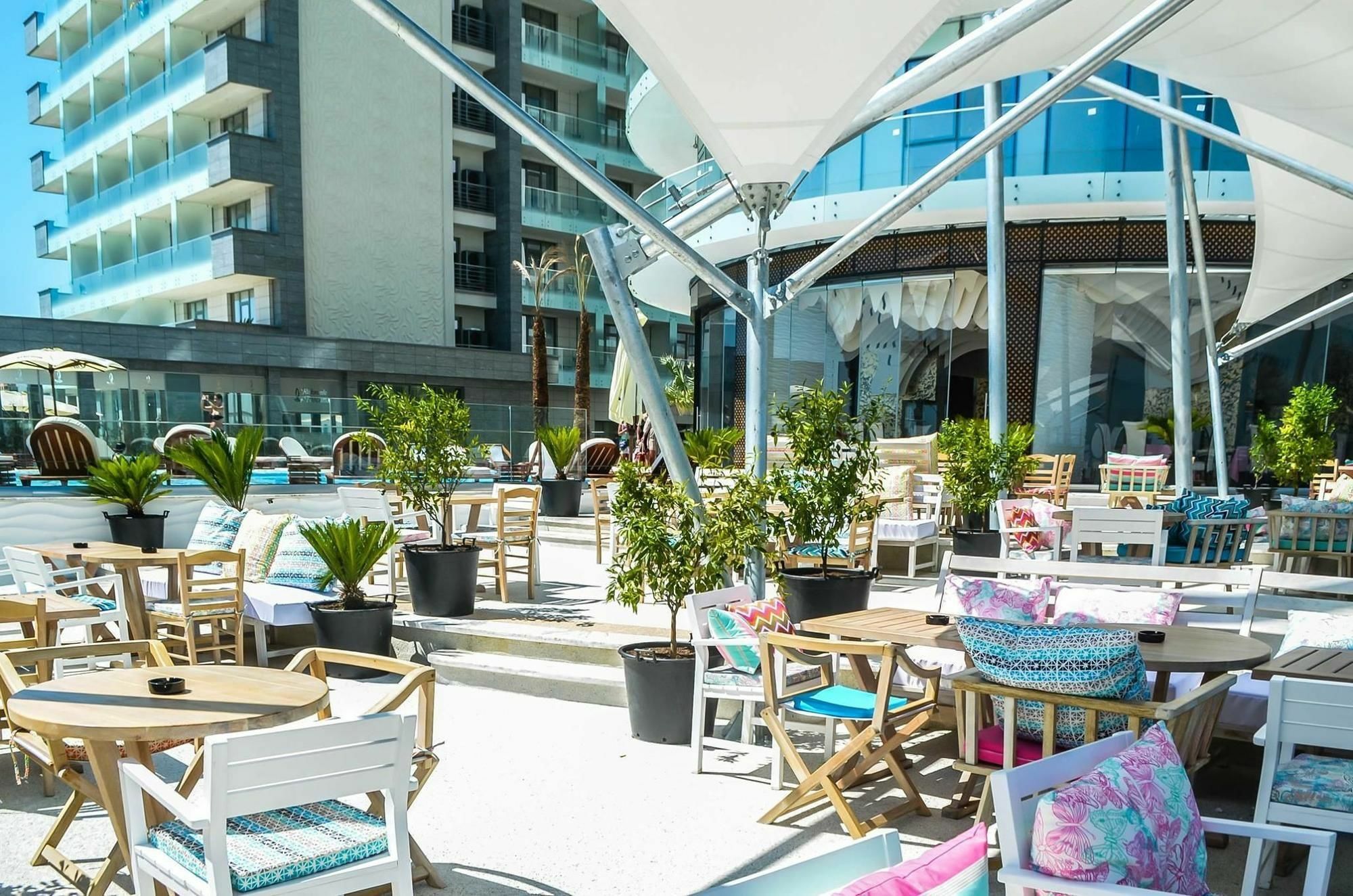 White Tower Aparthotel