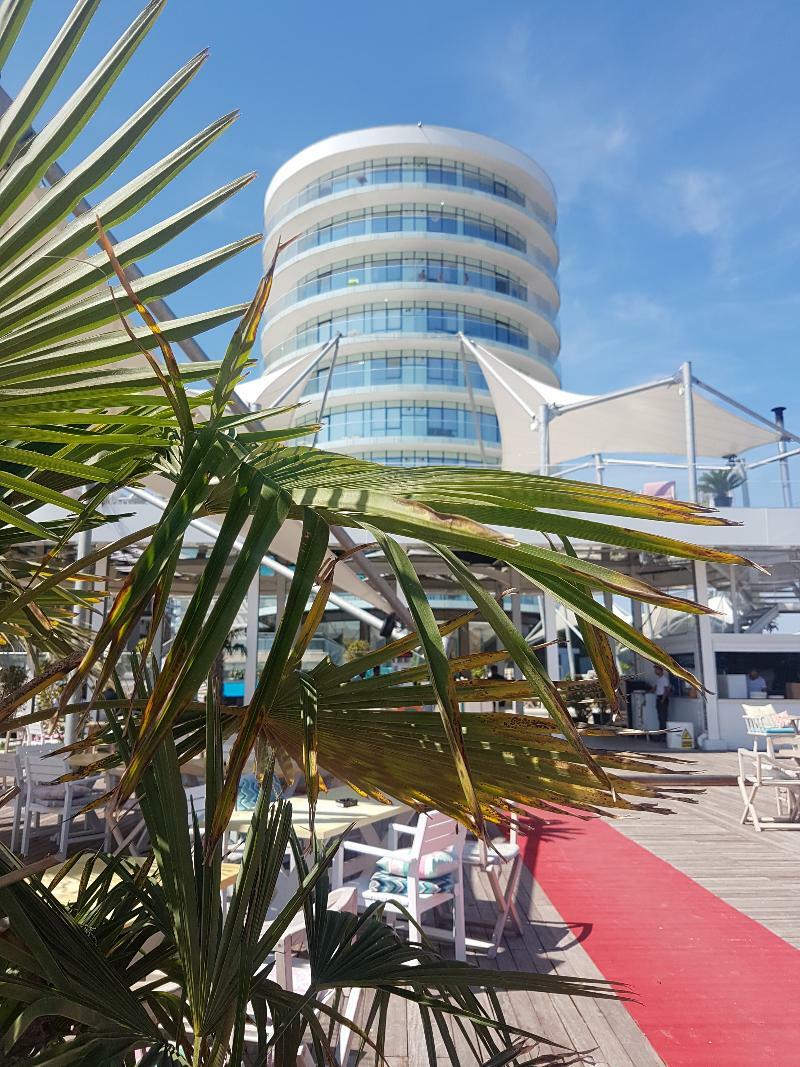 Hotel de apartamente White Tower Mamaia